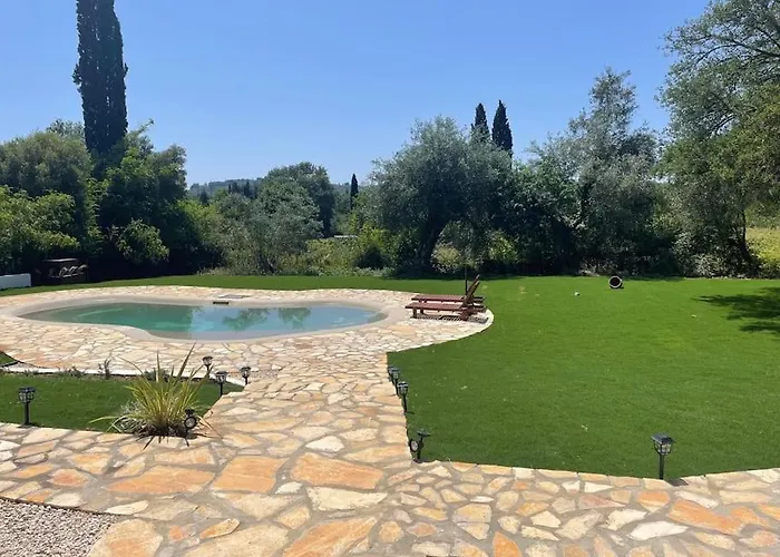 The Retreat - Oak 펜션 Corfu (city)